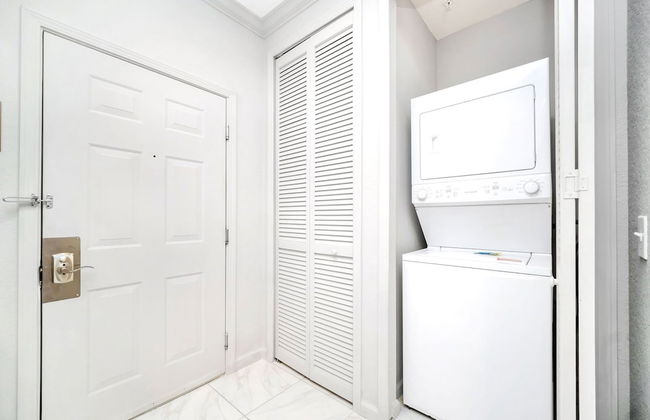 Upstay - Condo Near Disney w Games Pool Sauna - Photo 20