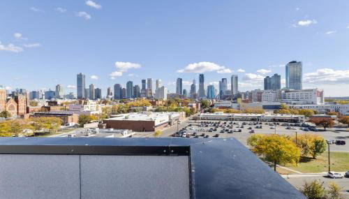 Sleek Loft 15 Min from NYC with Manhattan View - Foto 4