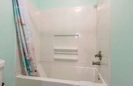 Beach access close to Walmart, Bowling,skating and Game room - Photo 51