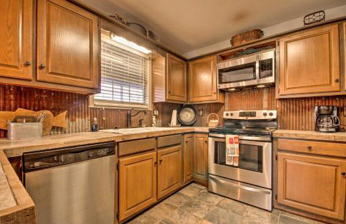 White River Getaway with Fire Pit and Trout Fishing! - Foto 2