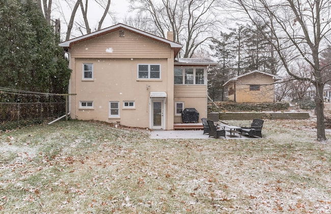 Amazing Lakefront Retreat On Long Lake! 2 Bedroom Home by RedAwning - Foto 37