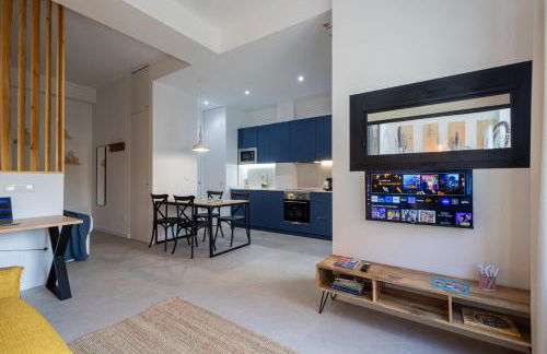 FLORIT FLATS - Stylish Valencia Ceramic Apartments with Free Bicycles by the Joaquin Sorolla Station - Photo 4