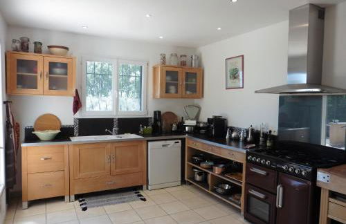 Pretty, Spacious Holiday Home With Private Pool - Foto 8