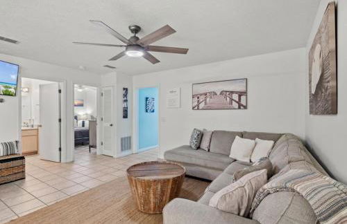 Lux min to Beach and Hospital with Hot Tub - Foto 22