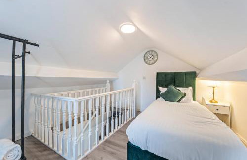 CityBuzz 4 Bedroom House in Nottingham Sleep 7 - Foto 9