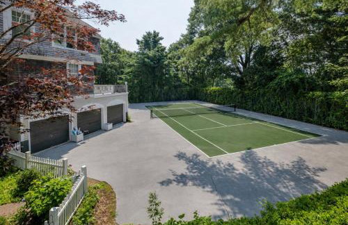 Luxury Estate Walk to Beach Tennis Sleeps 20 - Photo 8