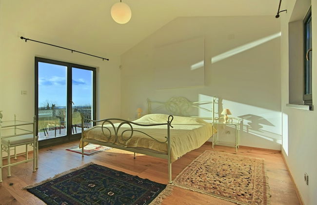 Gorgeous Villa With Private Swimming Pool and Covered Terrace - Foto 2