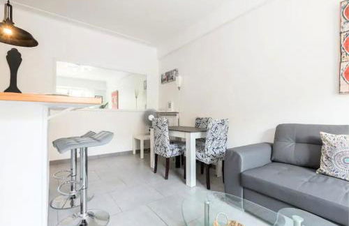 Beautiful & spacious 2 bed Apt near Nice Center - Photo 11