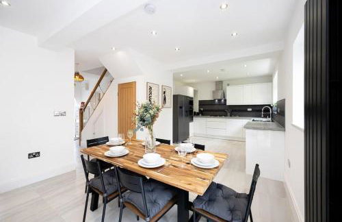 The Wilmslow House Free Parking - Close to Airport - Foto 8