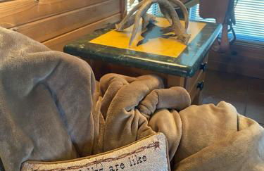 Private cabin on 100 scenic acres with balcony views - Foto 15