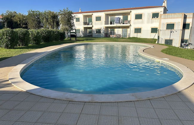 Poolside Apartment with 2 bedrooms, patio and BBQ - Foto 28