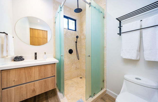 Tropical Brand new 4 BR gem in Potrero Near Beach - Casa Marzo - Photo 14