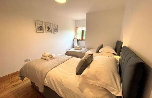 Spectacular 7BR House Hot Tub and Gardens in Gretna - Pass the Keys - Foto 38