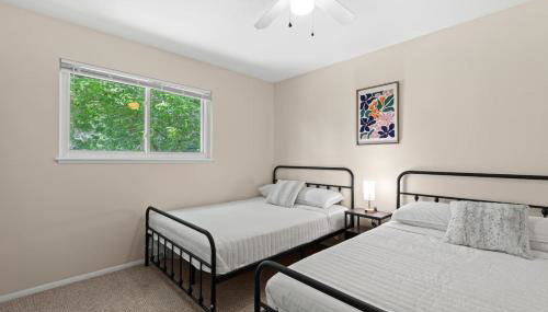 Big Fenced Backyard Sleeps 8 - Foto 4