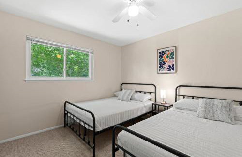 Big Fenced Backyard Sleeps 8 - Foto 4