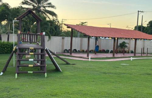 Apartamento 100 metros da praia com piscina - Foto 27
