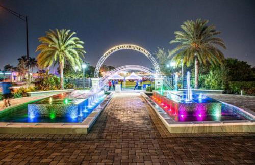 Palm Paradise-Seaside Home w Heated Saltwater Pool - Photo 29