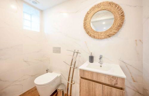 Vila Amorim - Stylish 4BR Home with Jacuzzi - Foto 17