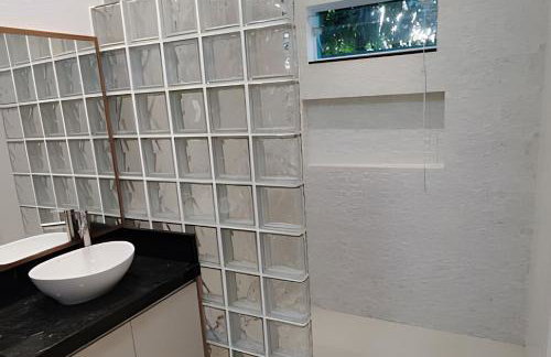 Casa com PiSCiNa, BaNHeiRa e A/C- Centro de Joinville - Foto 27