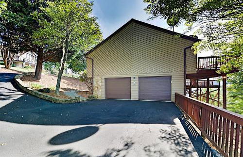 Sunset Retreat - Big Deck, Mountain & Lake Lure Views! - Foto 20