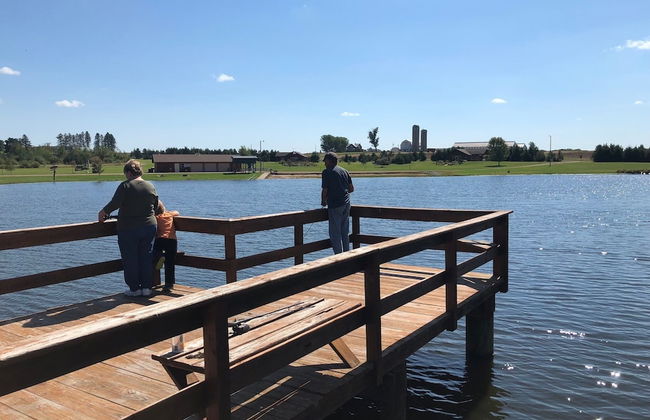 Sunset Pines Resort - Photo 16