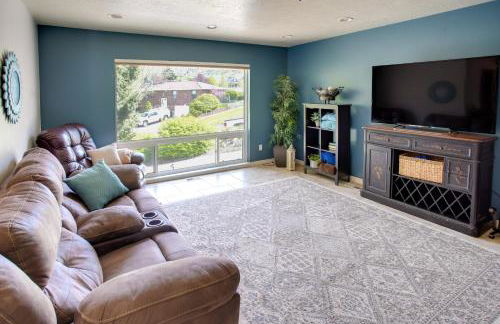 Hike, Golf, Ski and More Family Home in South Weber - Foto 6