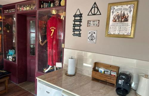 Quidditch Quarters Themed Property - Foto 36