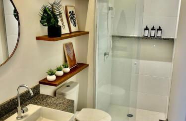 Moema URBAN Heaven - Piscina - Prox Metro - Prox Sh Ibirapuera - Cama Queen - Internet 500mbps - Ar cond - Cozinha completa - Academia - Churrasqueira - Foto 4