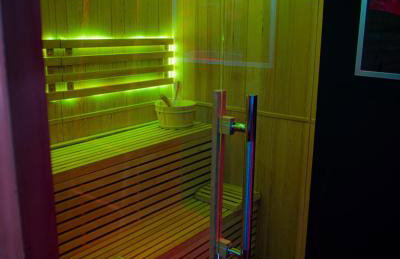 La Cachette Secrète - Maison romantique avec Balnéo et Sauna Privatif à Caen en Normandie - Photo 10