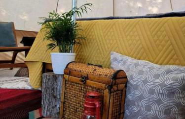 Forest Retreat: Immerse Yourself in Nature with this Chic Bell Tent in Loris, SC - Foto 14