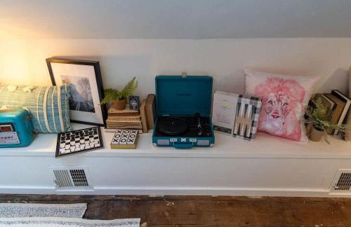 Historic Cottage Retreat-IG Cowboy Pool-Hot Tub - Photo 31