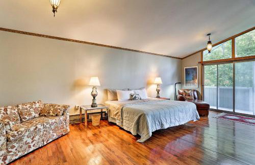 Wawayanda House on 62 Acres - Multiple Fireplaces! - Foto 28