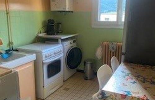 Charmant F2 à Amélie-les-Bains avec terrasse, parking et Wi-Fi, proche thermes et centre-ville - FR-1-703-116 - Foto 6