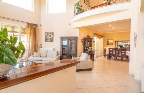 Kondarini Sea View Villa, Just 290m from the beach, by ZanteWize - Foto 22