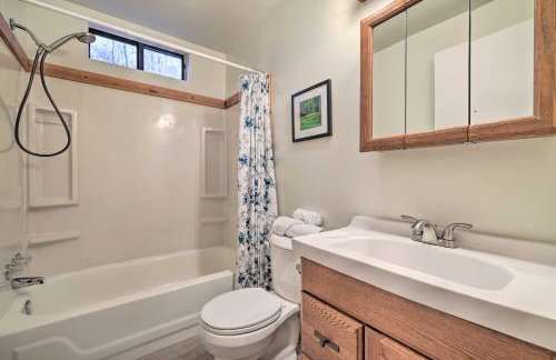 Peaceful Wooded Retreat at Lake Wallenpaupack! - Foto 15