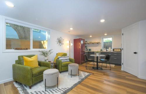 Bright & Modern Basement Apartment DT N'hood - Foto 1