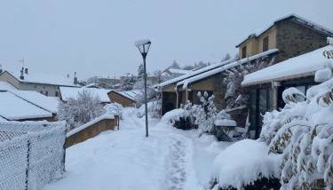 LES FONTANILLES odeillo chalet 60 WIFI & PARKING gratuit exposé plein sud & plein pied , draps & serviettes de toilettes non inclus, sabanas y toallas no incluidos - Foto 4