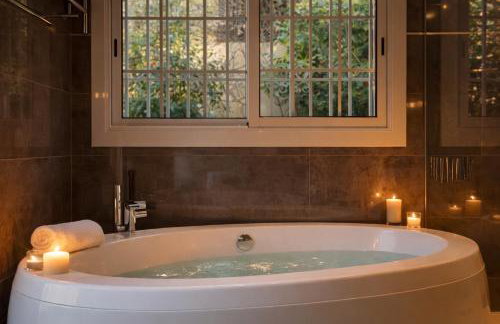 New! Stunning Villa with Pool & Sea Views - Photo 49