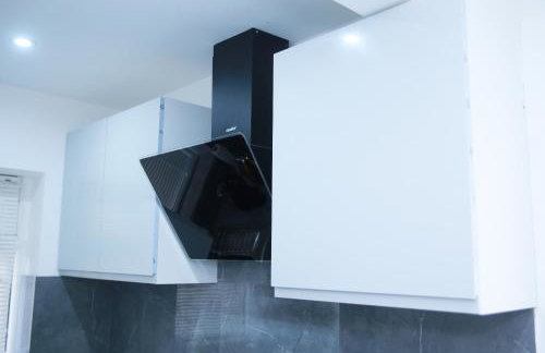 Harrow Luxury flat With free parking. - Photo 9