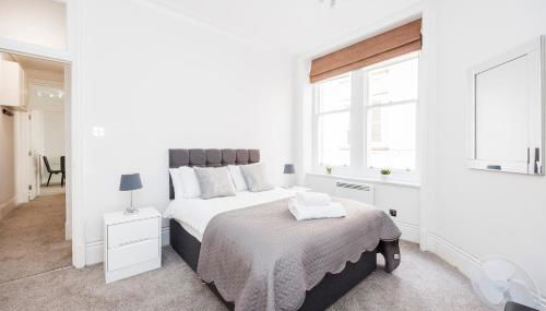 Leicester Square Apartment - Photo 2