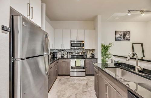 Tasteful 2BR I Pool I Gym I Parking I Workspace - Foto 8