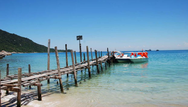 Aguas cristalinas de la isla Cham