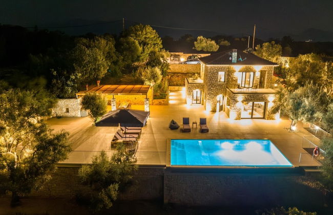 Villa Chriselia - 3 Bedrooms With Sea Access - Photo 20