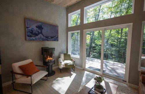 Cozy Luxury Cabin w Hot Tub, Fire Pit, King Bed - Foto 34