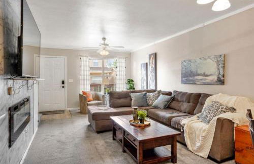 2 bed 2 and a half bath close to shopping restaurants and more - Foto 6