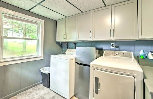 Riverfront Home with Dock about 6 Mi to Cheboygan! - Foto 22