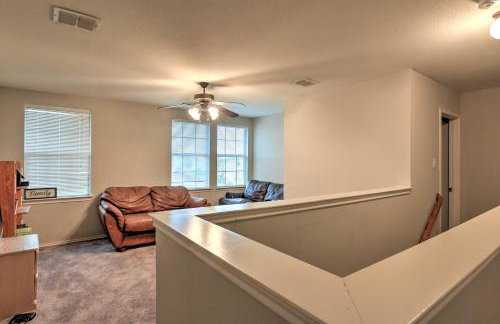 Quiet Arlington House with Yard near Joe Pool Lake! - Foto 12