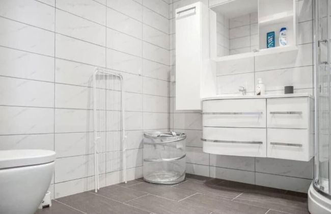 Family Friendly, Free Parking Space, Short Walk to Brosundet - Foto 7