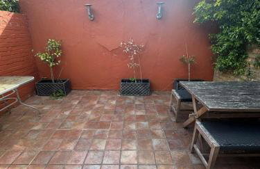 Charming Garden Apartment - Photo 13