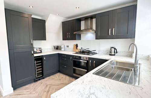 Marham House by Blue Skies Stays - Photo 7